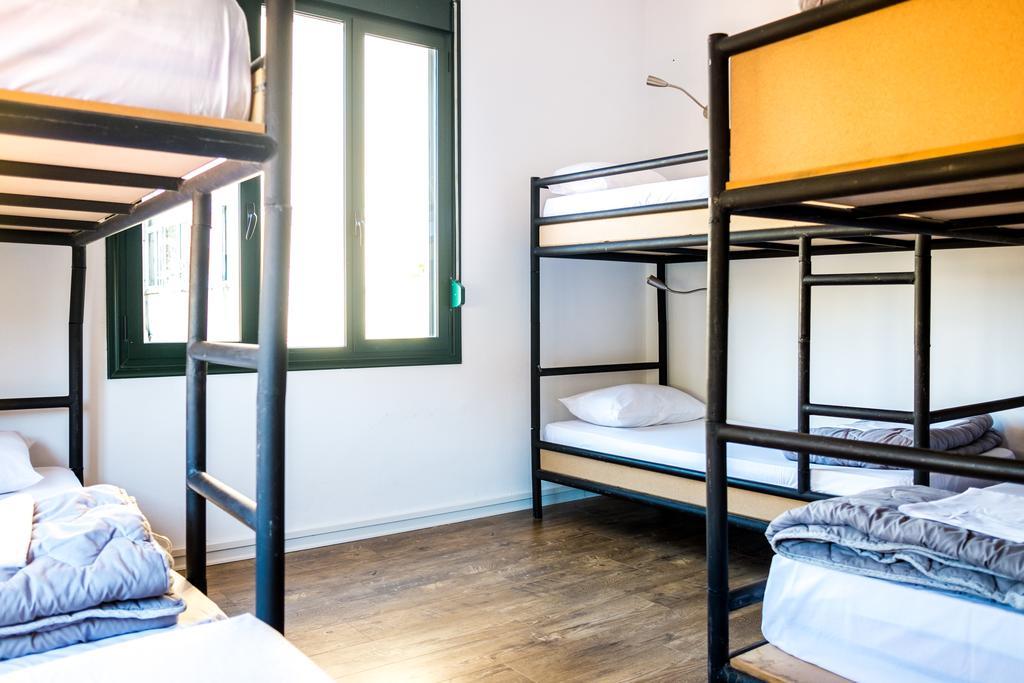 Destil Hostel Тирана Экстерьер фото